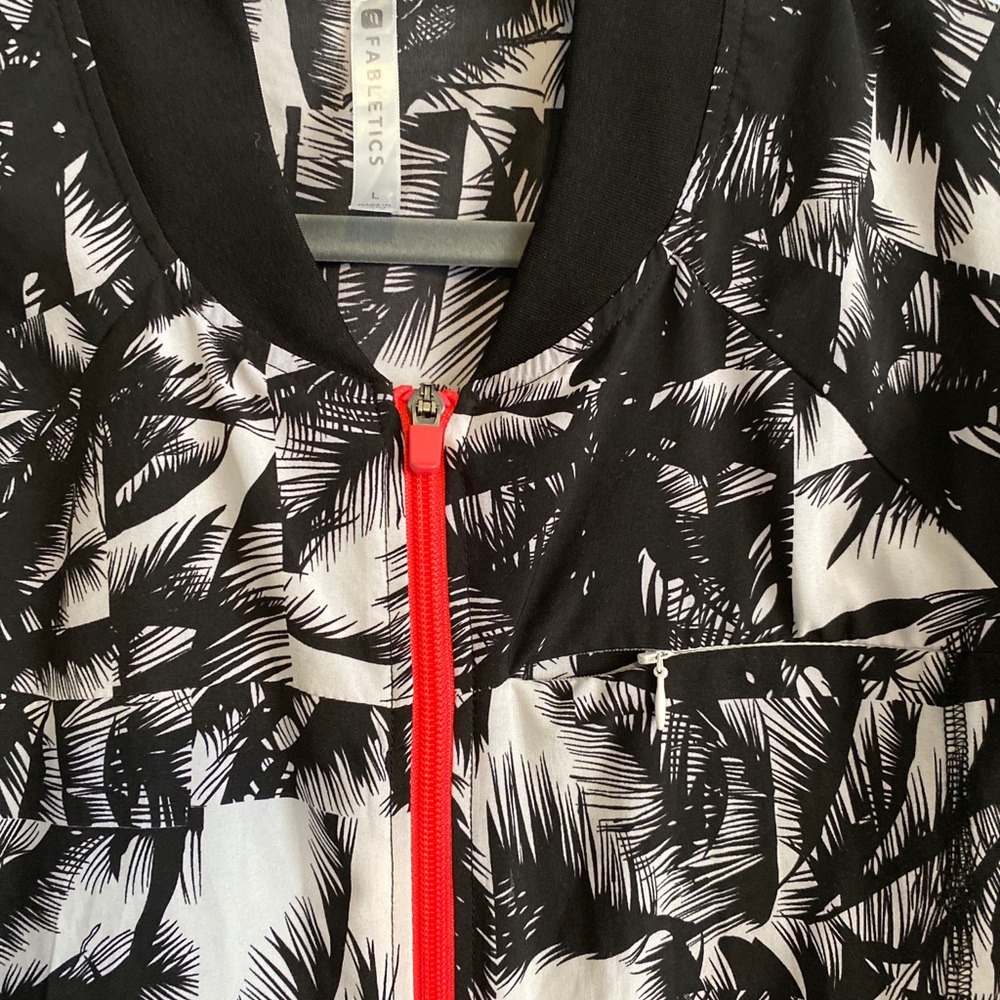 Fabletics Jacket. Size L - image 2